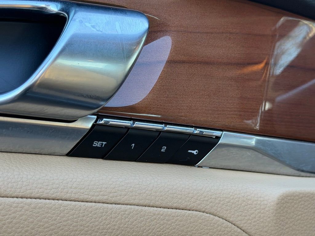 Used 2016 Porsche Panamera 4 image 15