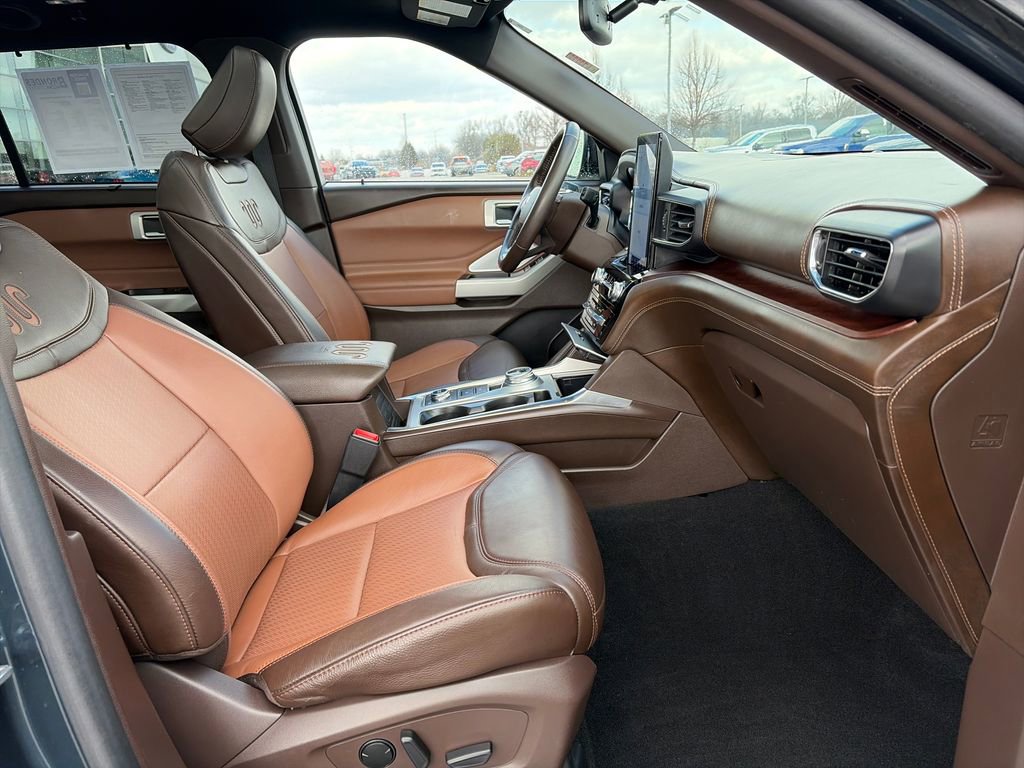 Used 2023 Ford Explorer King Ranch w/ Technology Package image 14