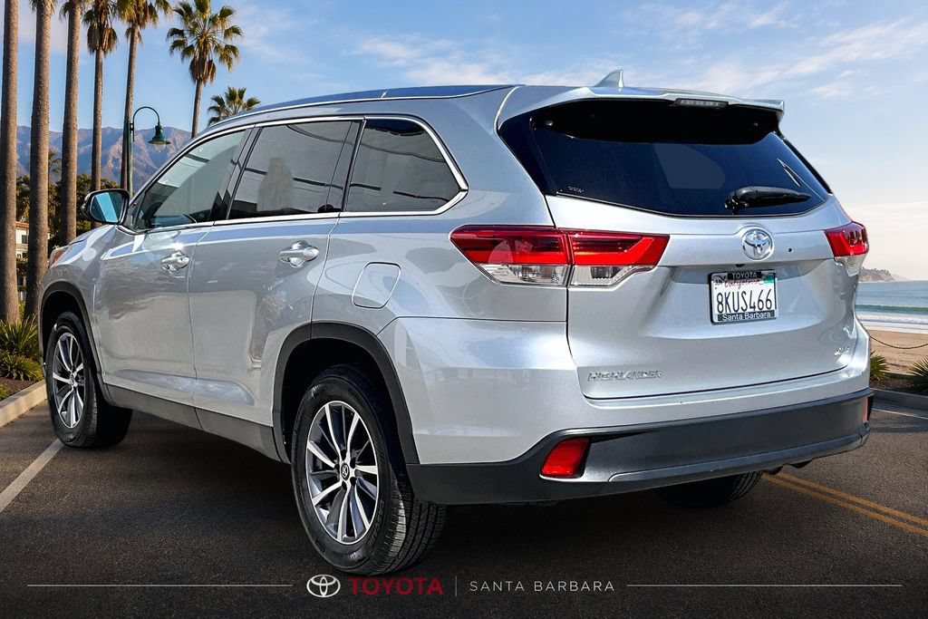 Used 2019 Toyota Highlander XLE w/ Carpet Mat Package (TMS) FWD image 4
