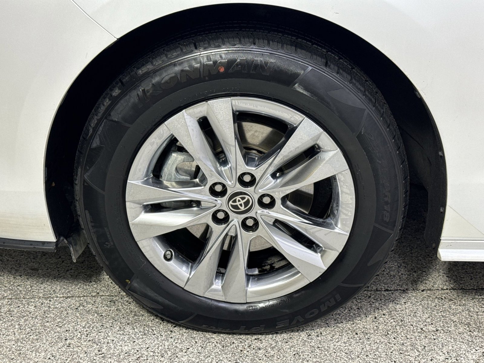 Used 2022 Toyota Sienna XLE image 15