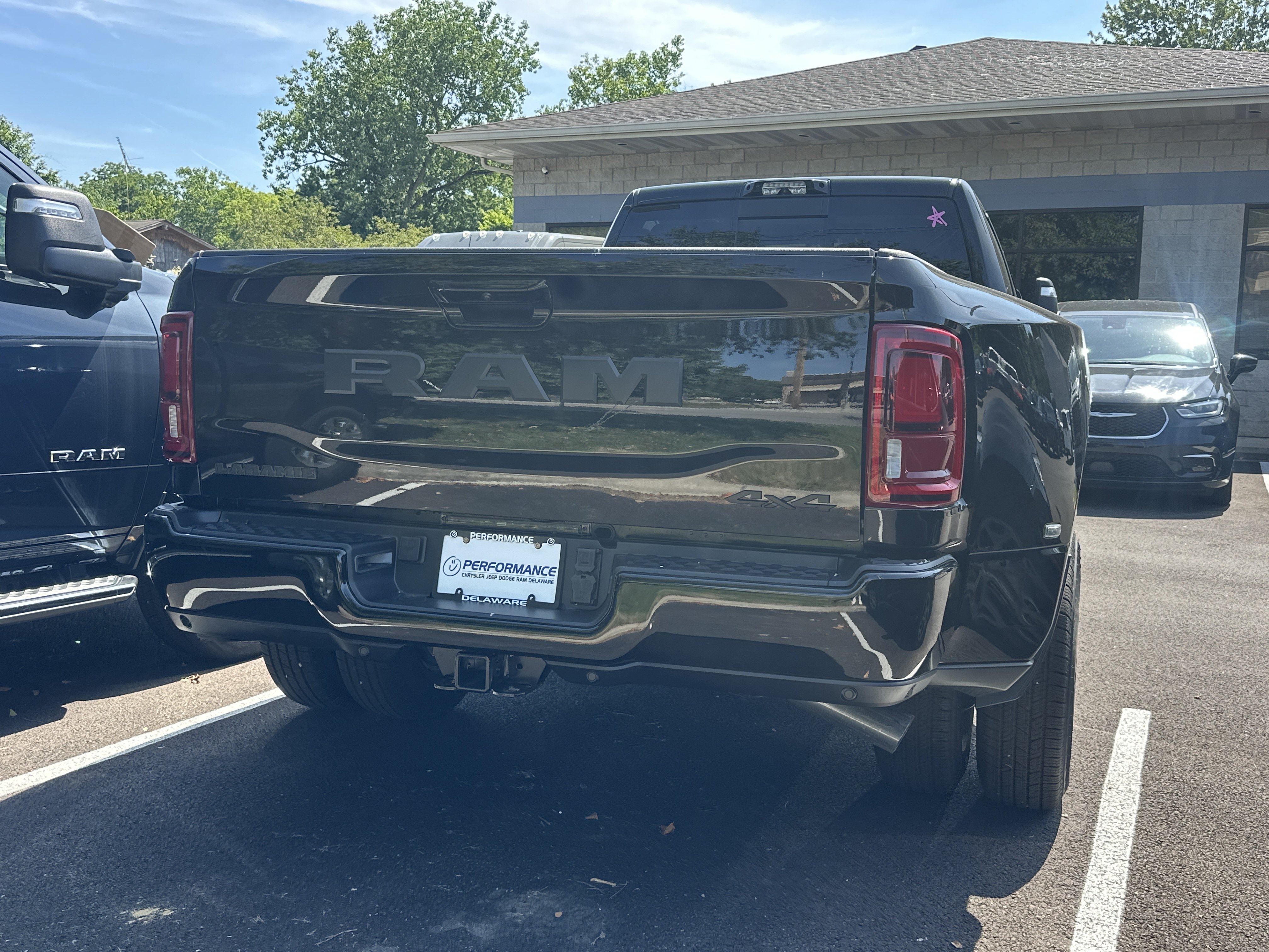 New 2026 RAM 3500 Laramie AWD/4WD image 18