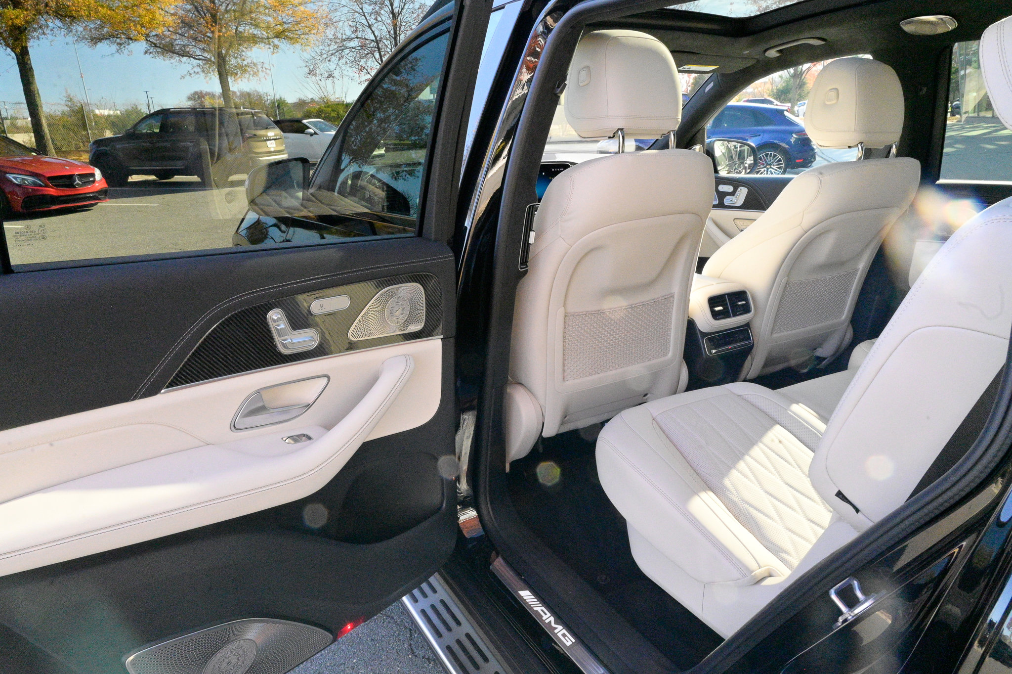 Used 2025 Mercedes-Benz GLS 63 AMG 4MATIC image 31