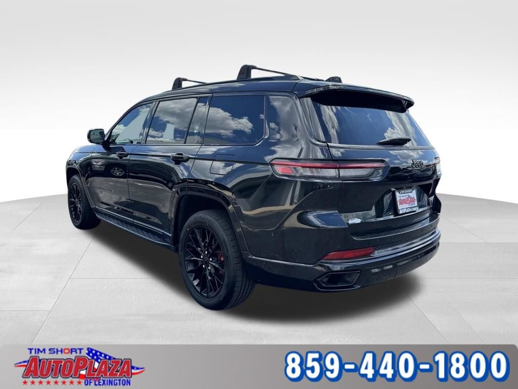 Used 2021 Jeep Grand Cherokee L Summit w/ Luxury Tech Group V AWD/4WD image 2
