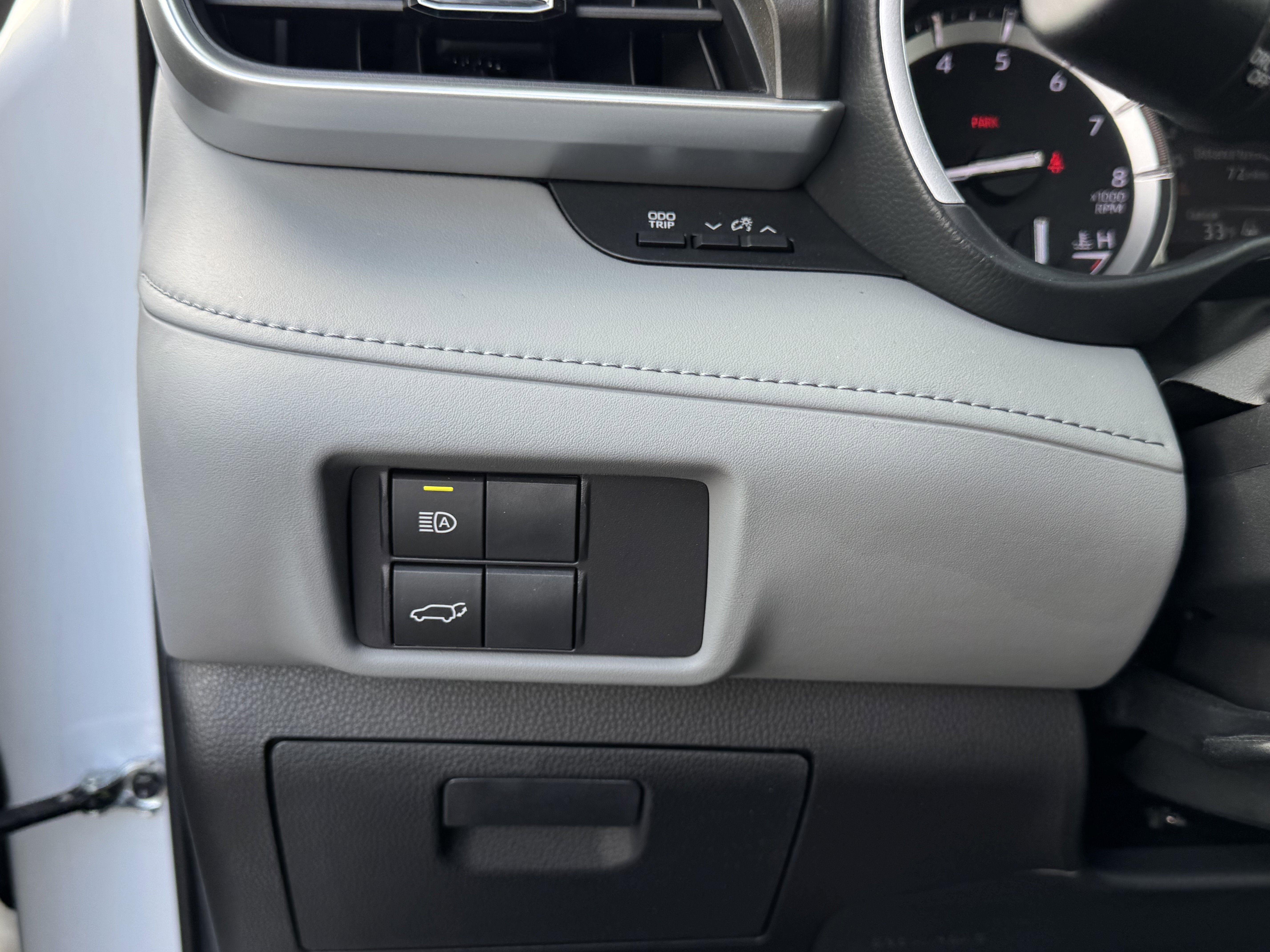 Used 2022 Toyota Highlander XLE image 24