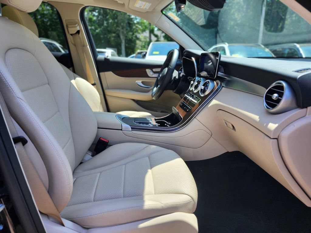 Certified 2022 Mercedes-Benz GLC 300 4MATIC image 11