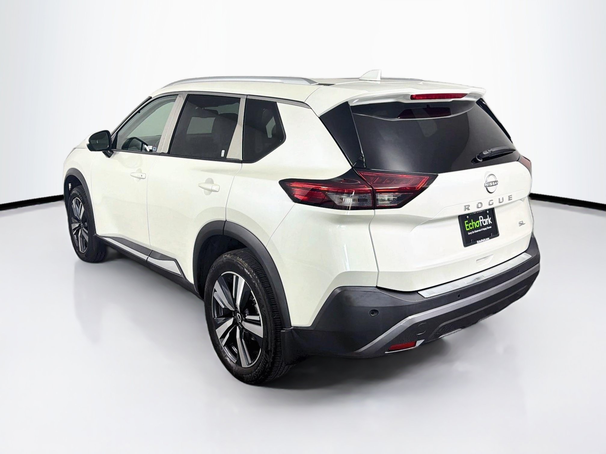 Used 2023 Nissan Rogue SL FWD image 5