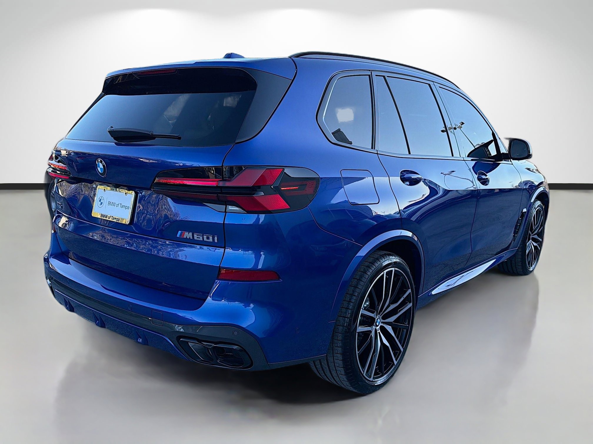 Used 2025 BMW X5 M60i image 3