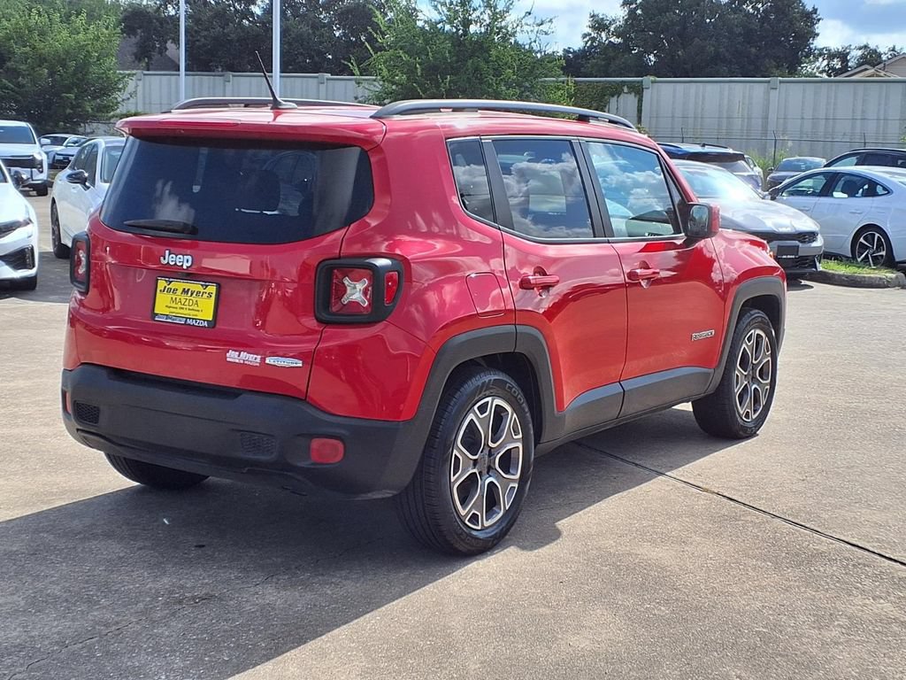 Used 2015 Jeep Renegade Latitude FWD image 4