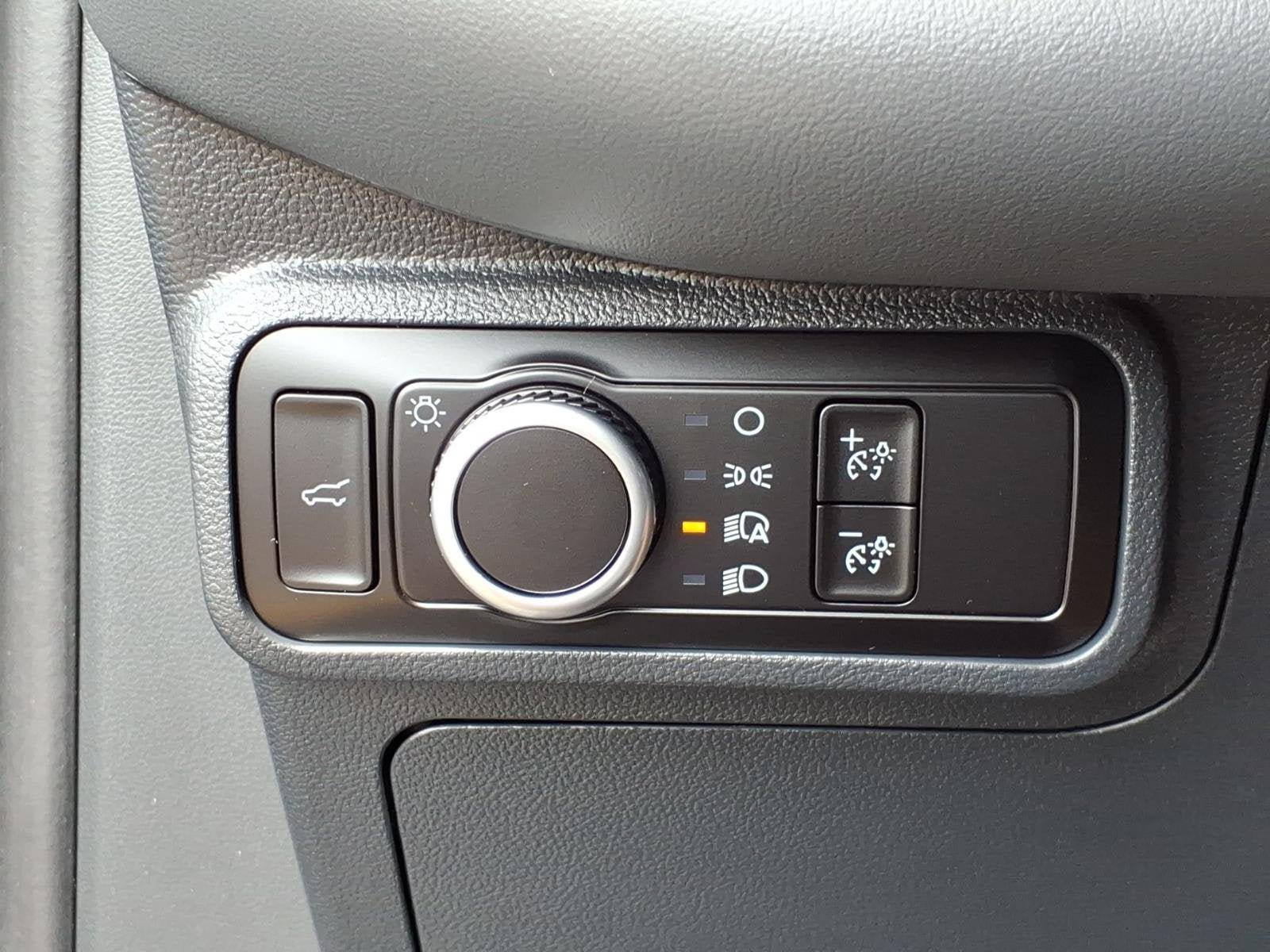 Used 2025 Ford Explorer Active AWD/4WD image 19