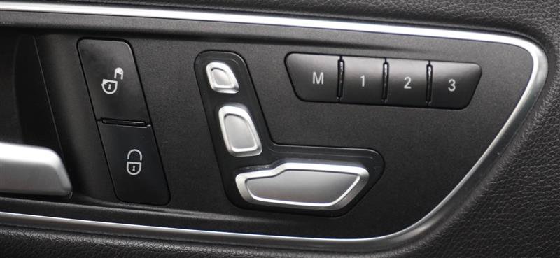 Used 2018 Mercedes-Benz CLA 250 image 32