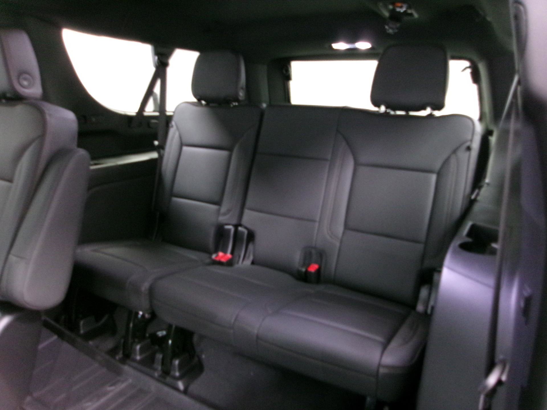 New 2026 Chevrolet Suburban High Country w/ Sun And Tow Package AWD/4WD image 13