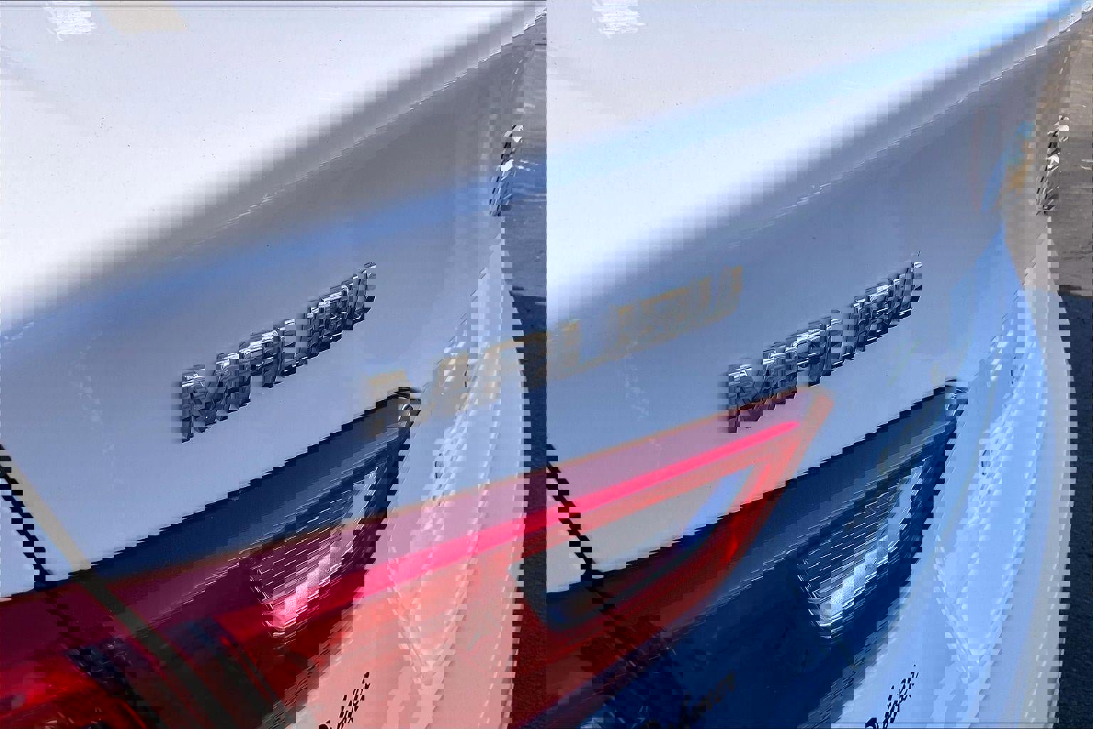 Used 2018 Chevrolet Malibu LT image 31