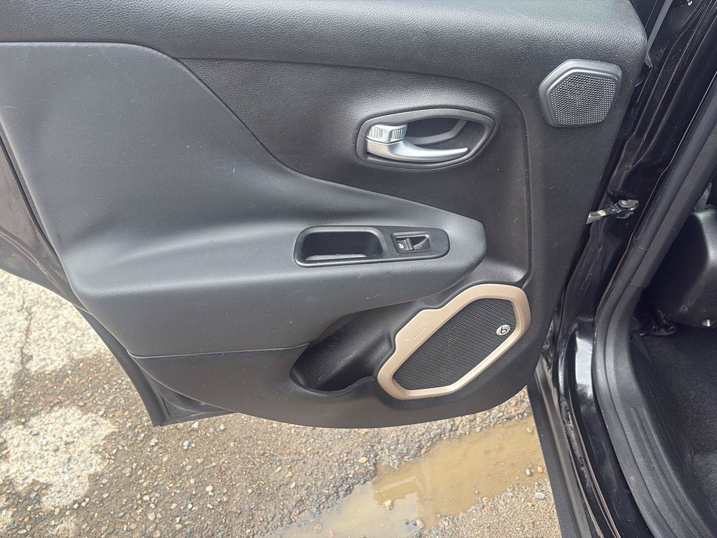 Used 2016 Jeep Renegade 75th Anniversary AWD/4WD image 25