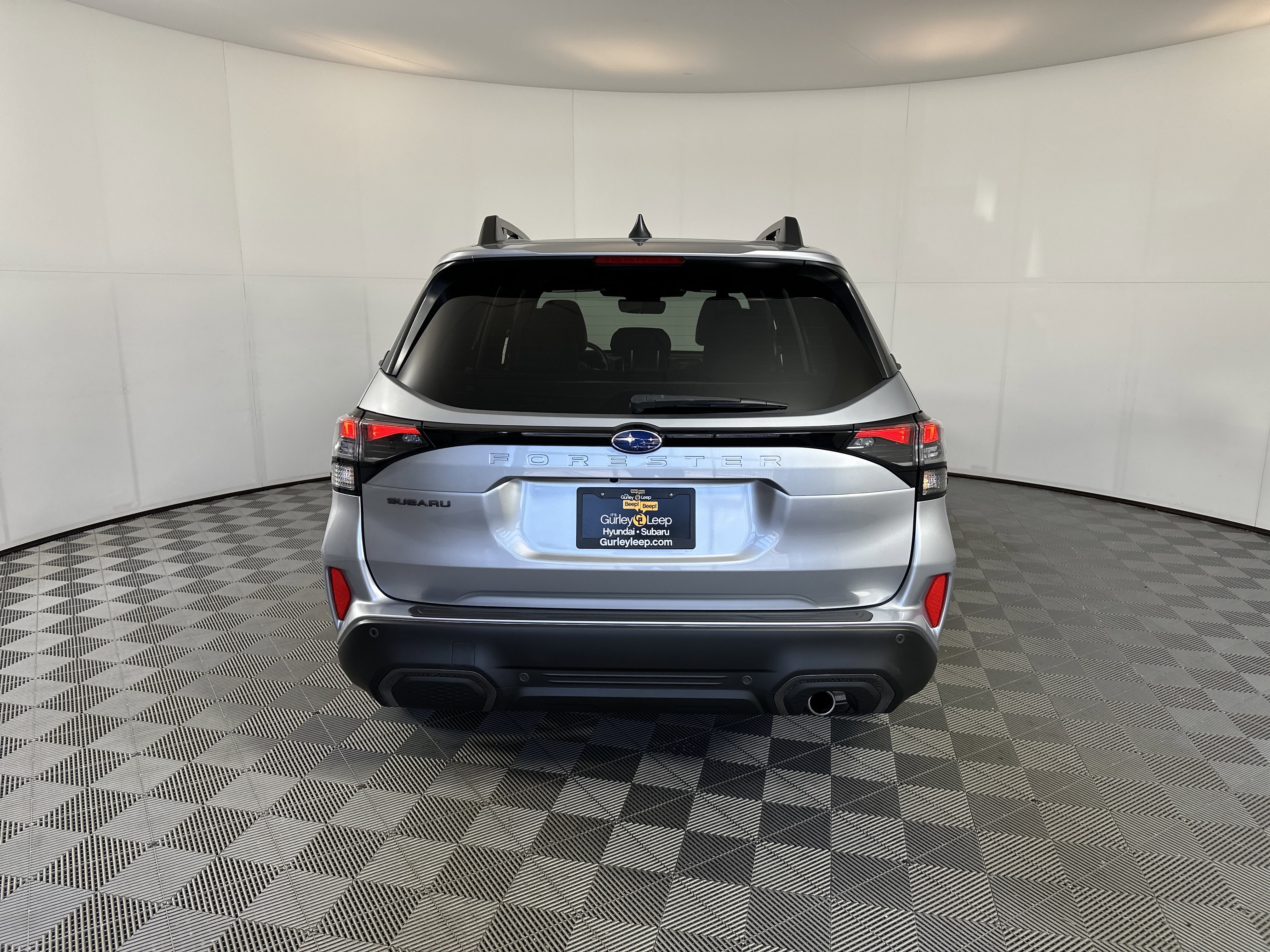 Used 2025 Subaru Forester Limited w/ Popular Package #2 image 9