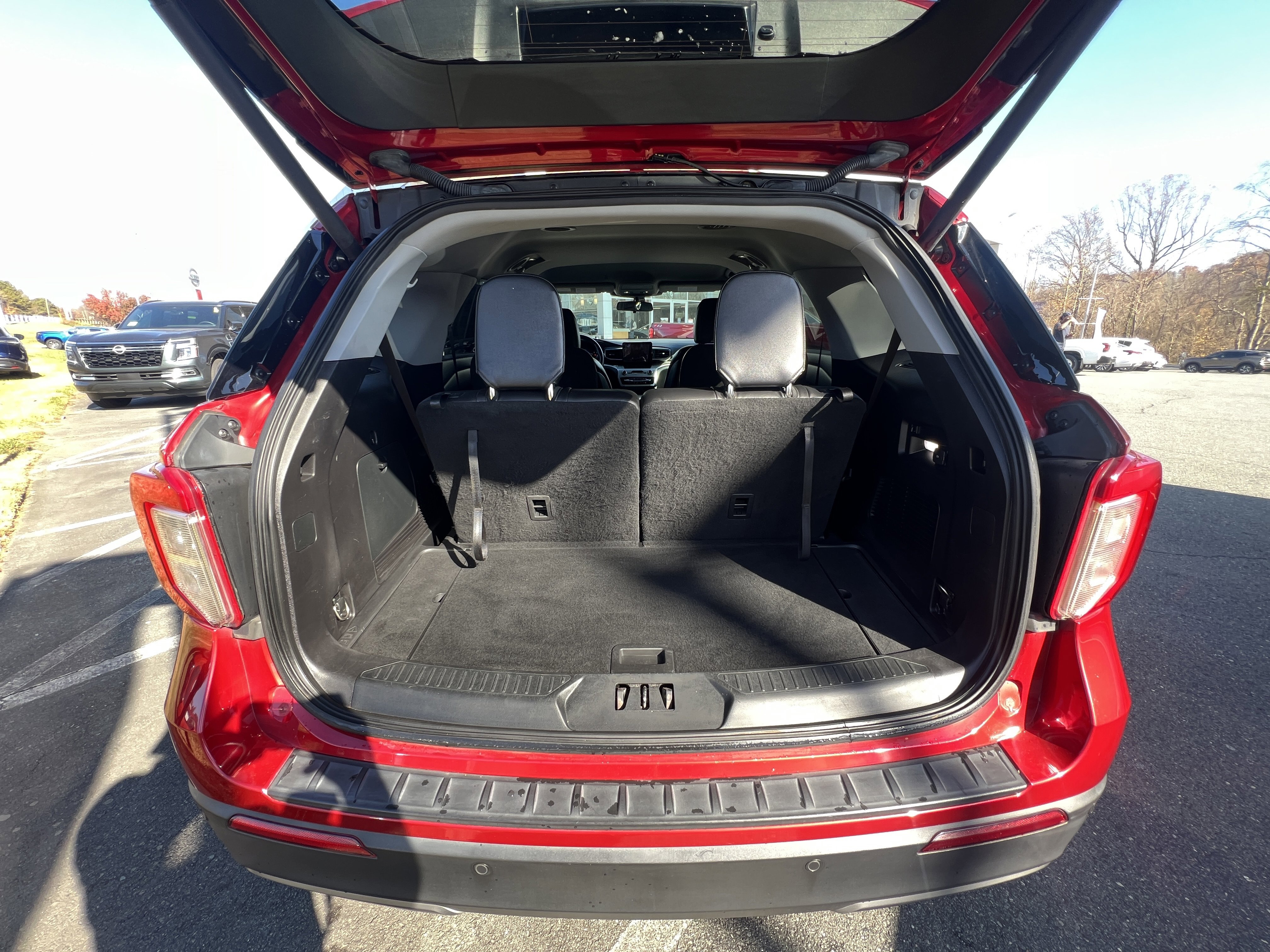 Used 2020 Ford Explorer XLT w/ Equipment Group 202A image 31