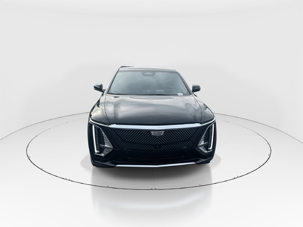 Used 2024 Cadillac Lyriq Luxury RWD image 3