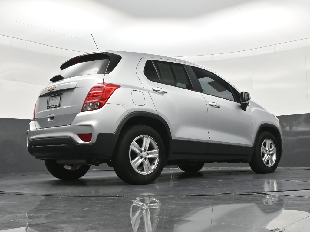 Used 2020 Chevrolet Trax LS FWD image 27