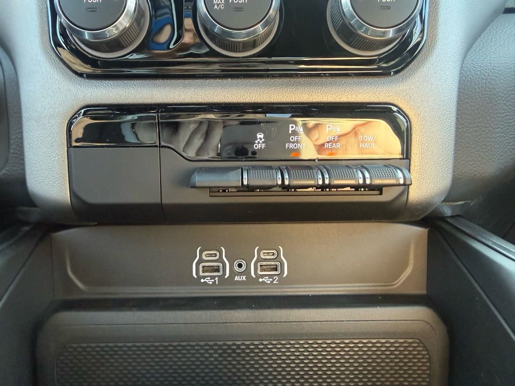 New 2026 RAM 1500 4x4 Crew Cab image 48