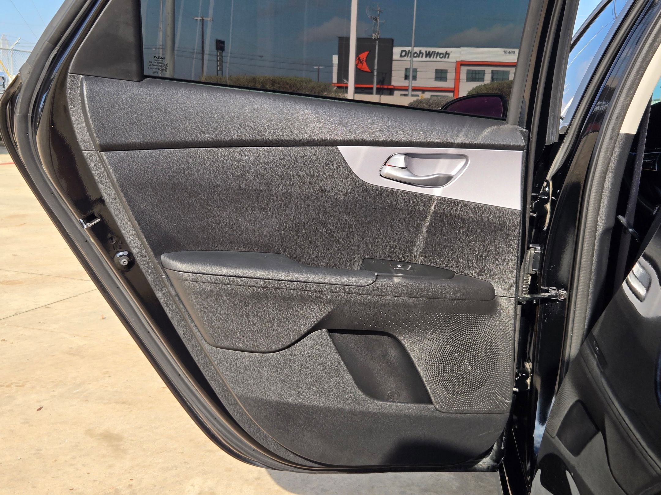 Used 2024 Kia Forte LXS w/ LXS Technology Package image 15