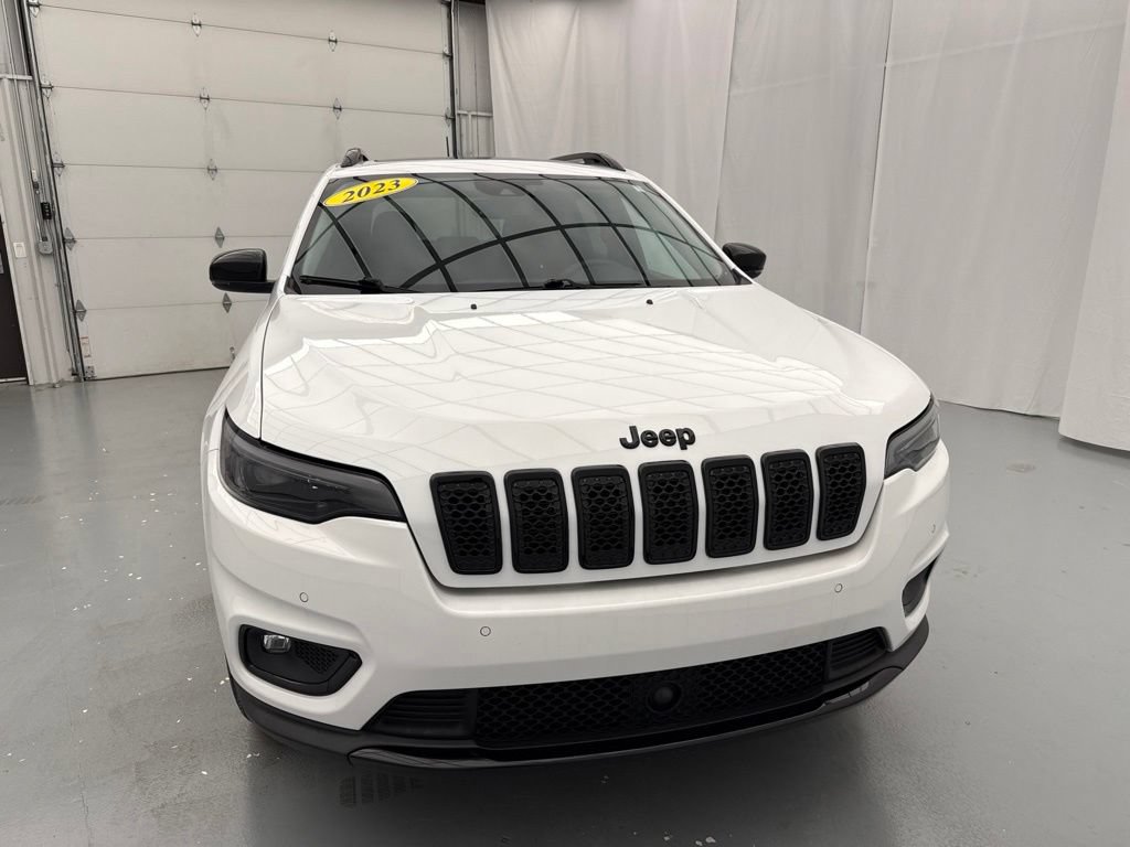 Used 2023 Jeep Cherokee Altitude Lux w/ Lux Elite Package AWD/4WD image 2