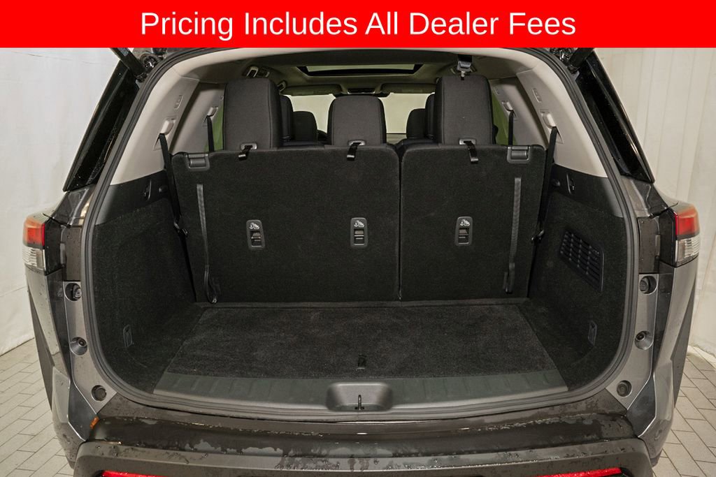 Certified 2024 Nissan Pathfinder SV w/ SV Premium Package FWD image 5