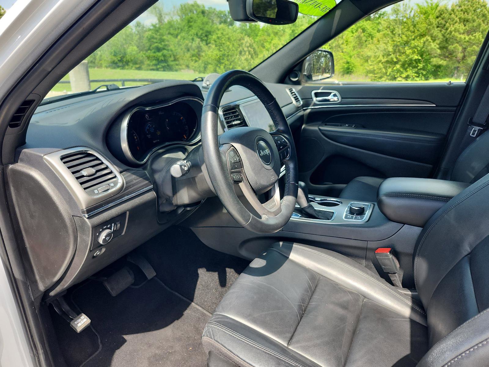 Used 2021 Jeep Grand Cherokee Limited AWD/4WD image 15