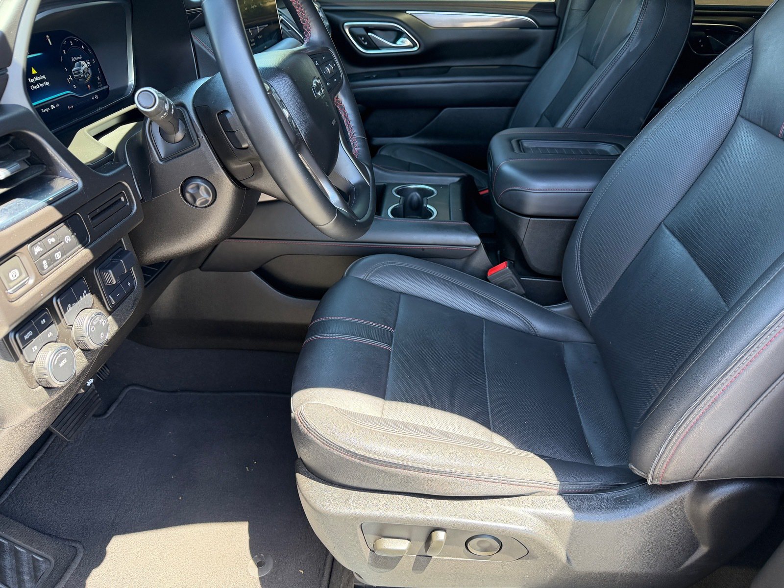 Used 2023 Chevrolet Suburban RST w/ Luxury Package AWD/4WD image 14