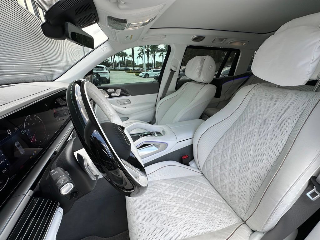 Used 2025 Mercedes-Benz Maybach GLS 600 4MATIC image 5