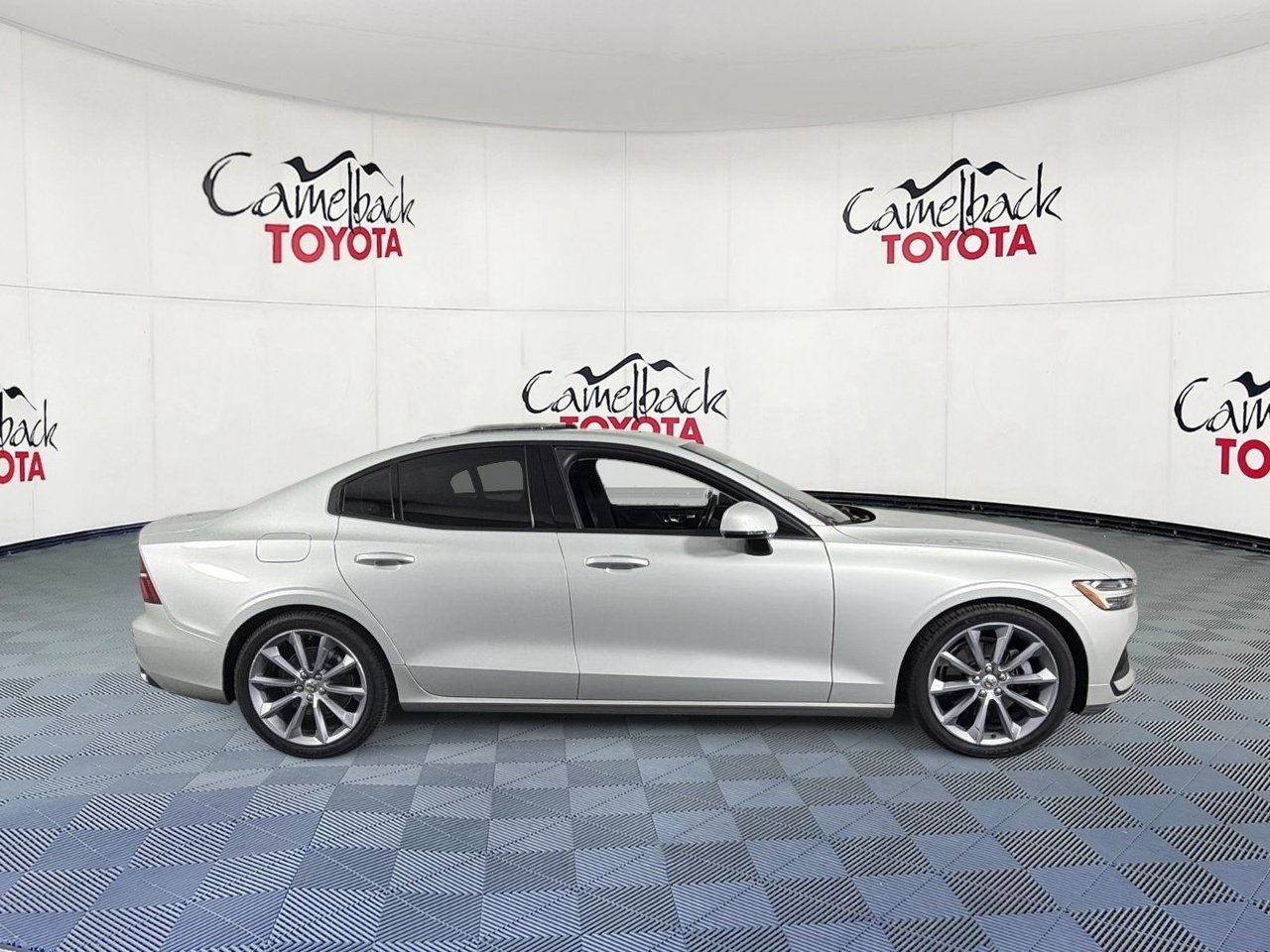 Used 2019 Volvo S60 T5 Momentum FWD image 9