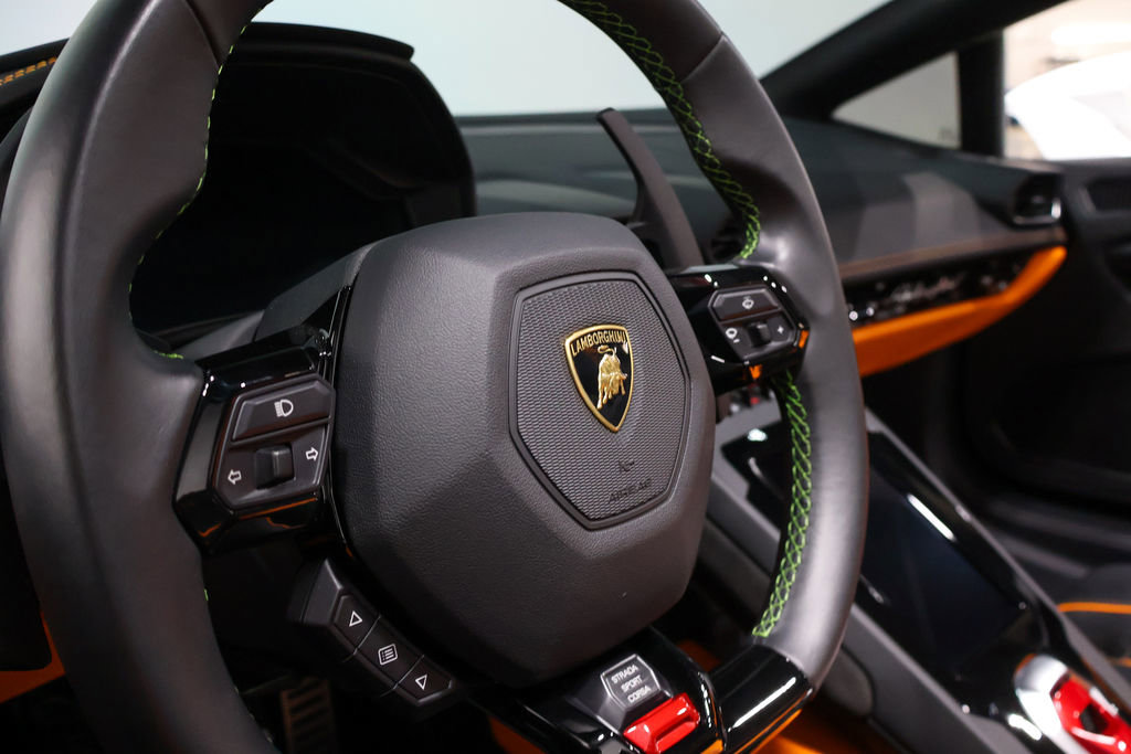 Used 2024 Lamborghini Huracan EVO image 93