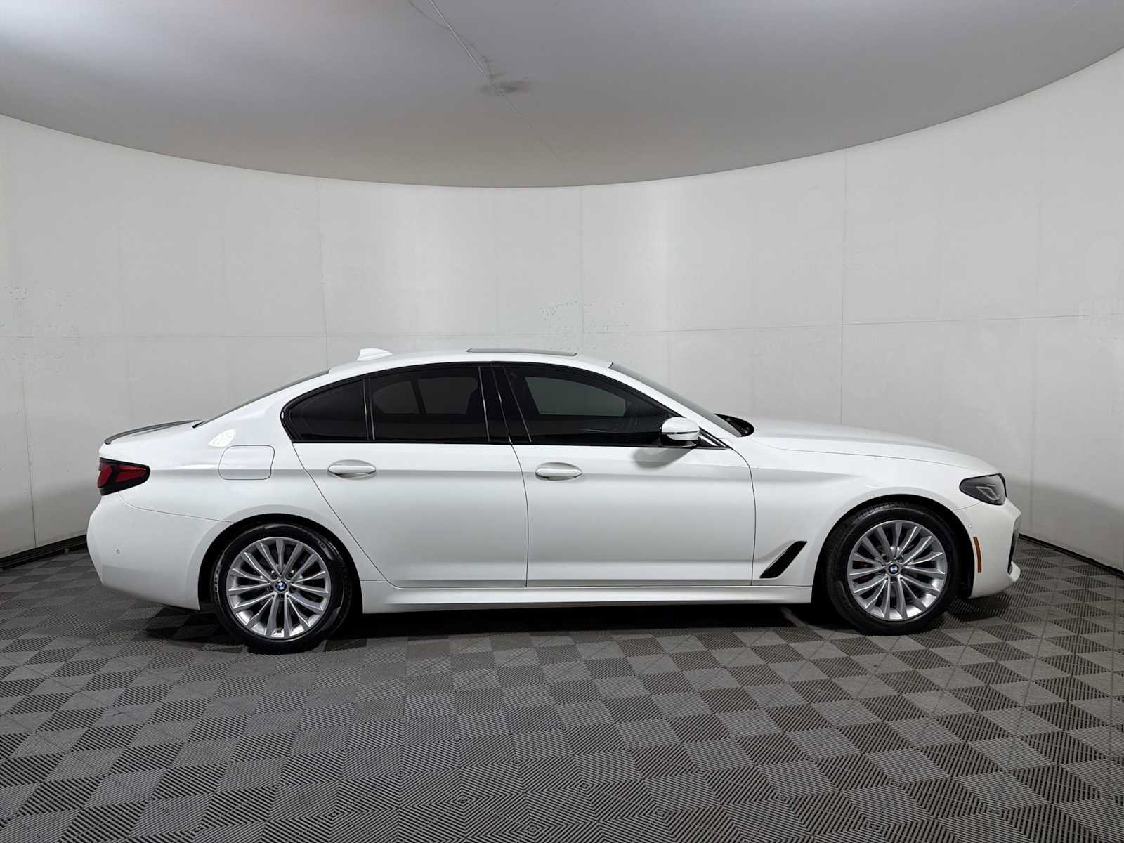 Used 2023 BMW 530i xDrive w/ M Sport Package AWD/4WD image 7