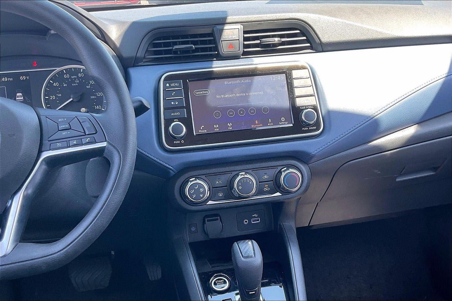 Used 2025 Nissan Versa SV FWD image 7