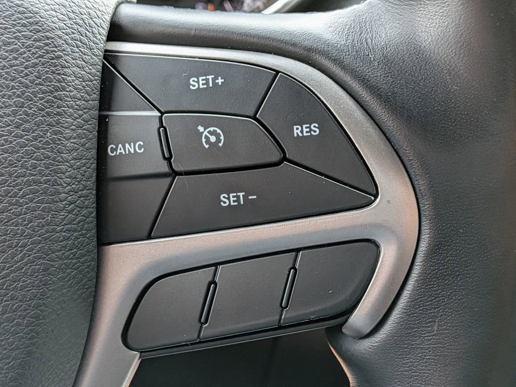 Used 2020 Jeep Grand Cherokee Limited w/ Luxury Group II RWD image 27