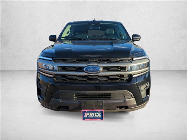 Used 2023 Ford Expedition XLT image 2