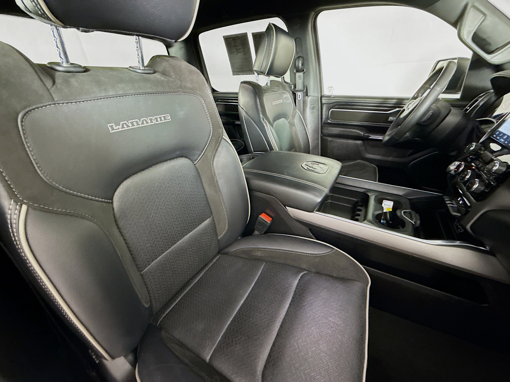Used 2024 RAM 1500 Laramie AWD/4WD image 34