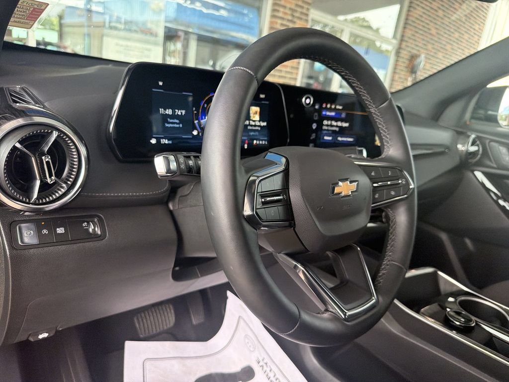 Used 2026 Chevrolet Equinox LT FWD image 10