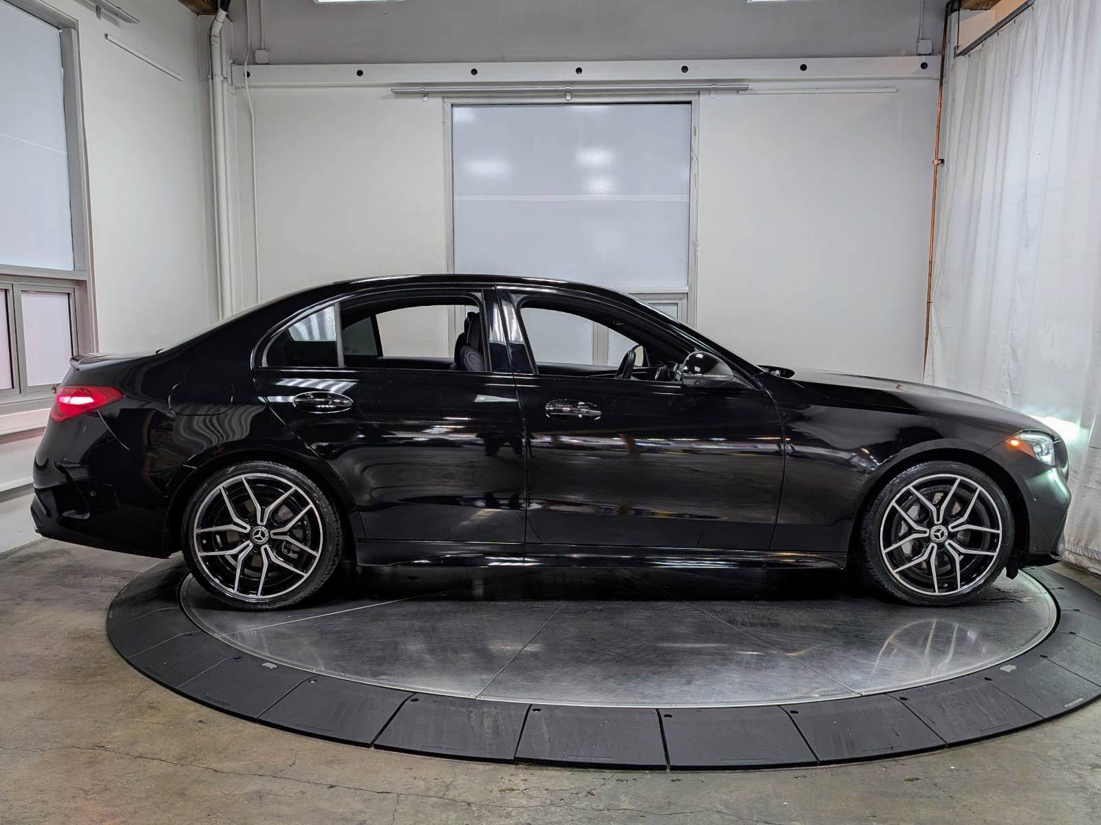 Used 2023 Mercedes-Benz C 300 Sedan image 10