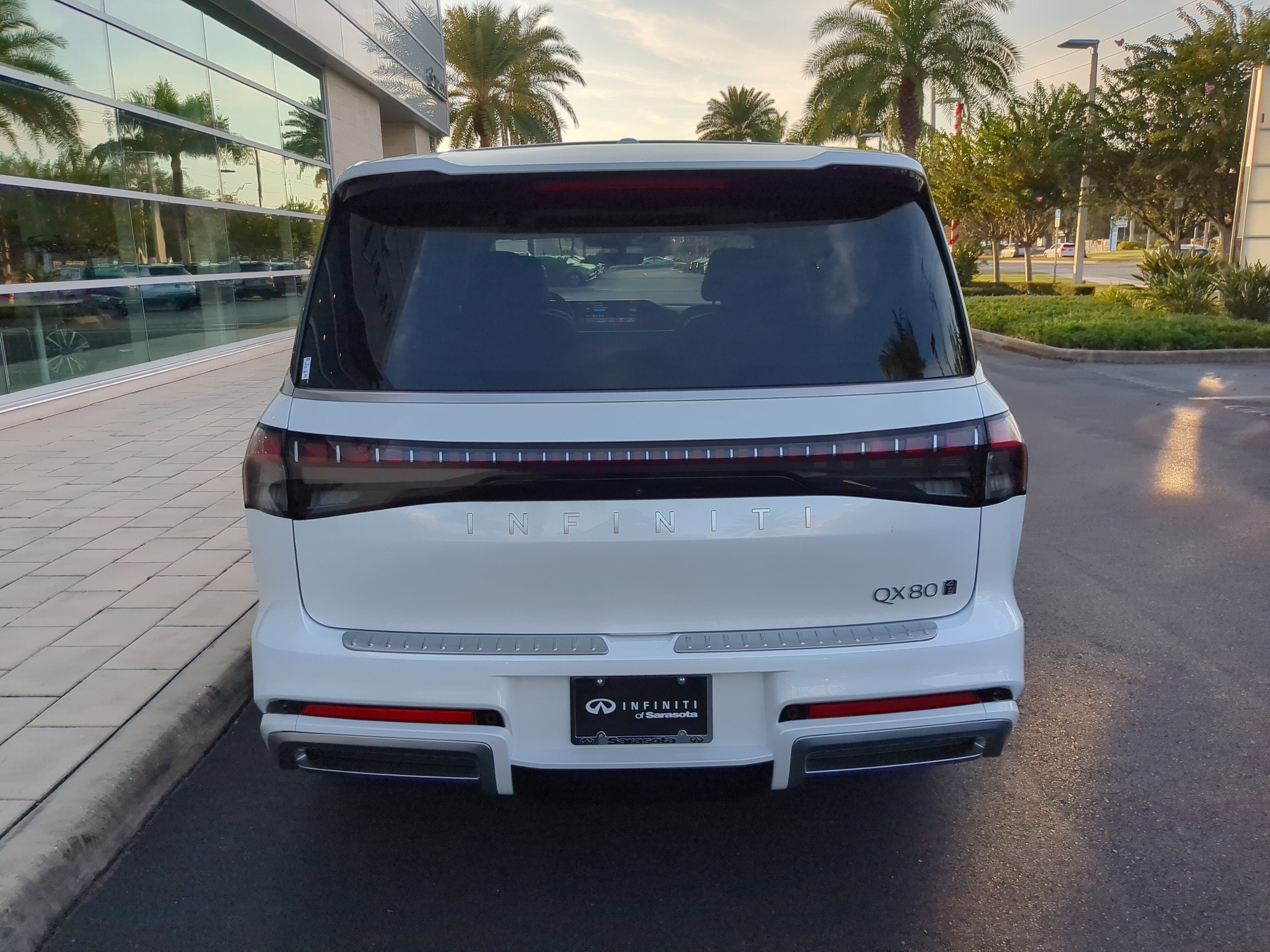 New 2026 INFINITI QX80 Luxe w/ Exterior Package image 5