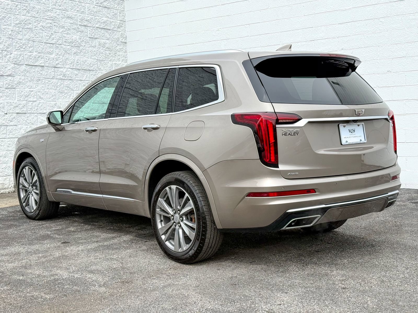 Certified 2022 Cadillac XT6 Premium Luxury image 6