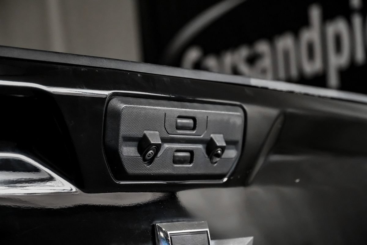 Used 2025 Chevrolet Silverado 3500 High Country w/ Technology Package AWD/4WD image 49