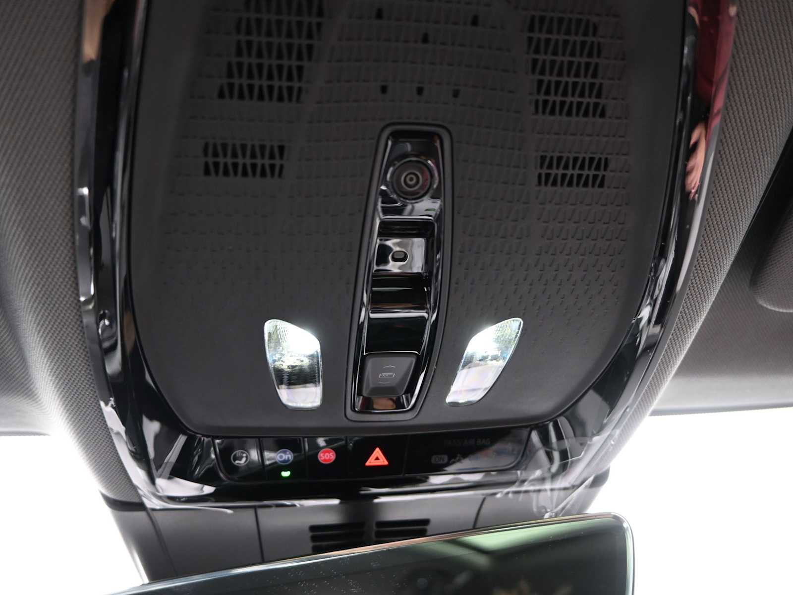 New 2025 Cadillac Optiq Sport 2 w/ LPO, ONYX Package image 17