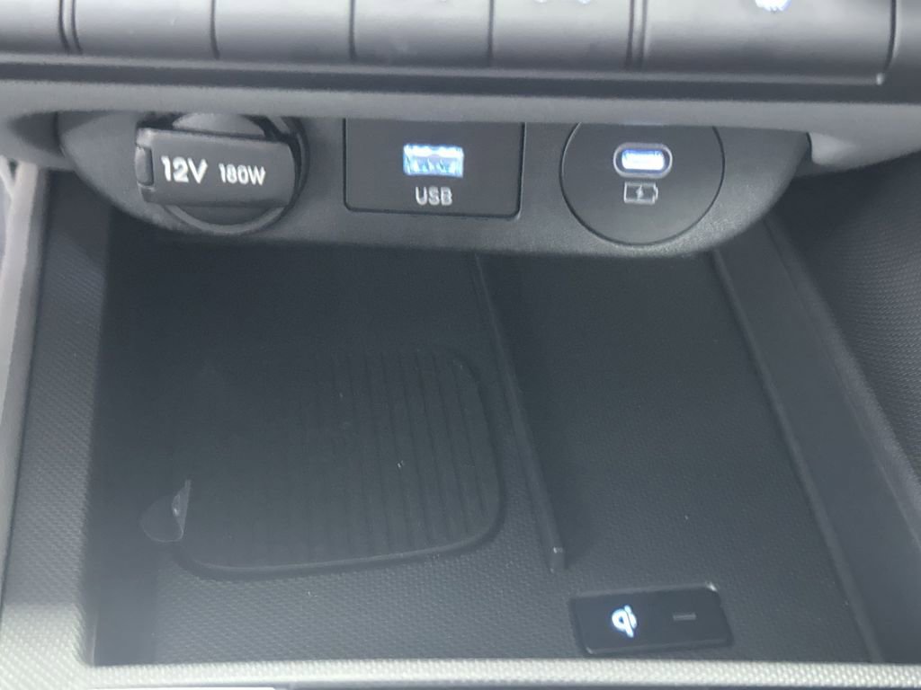 Certified 2025 Hyundai Elantra SEL image 22