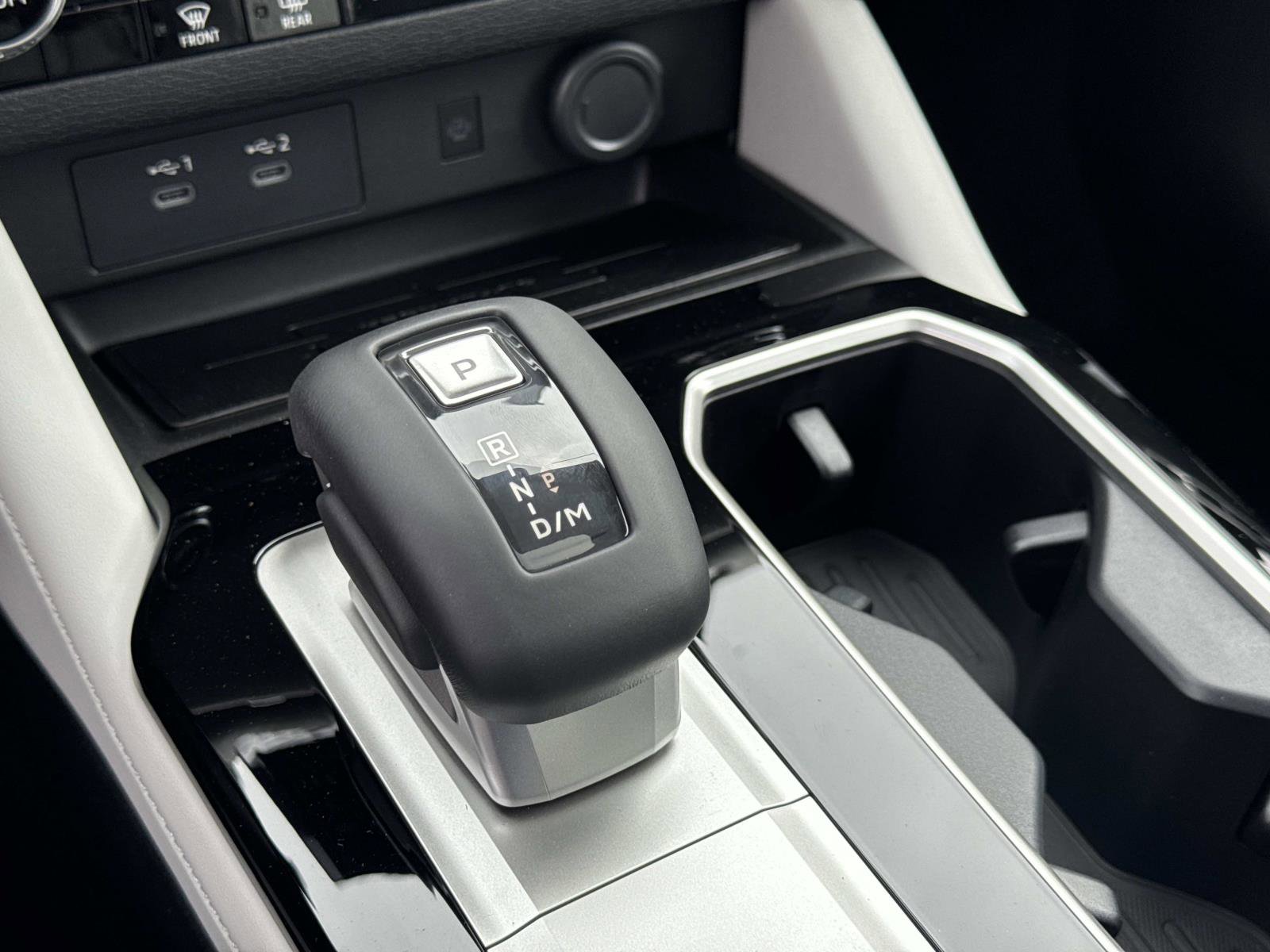 New 2025 Mitsubishi Outlander SE image 27