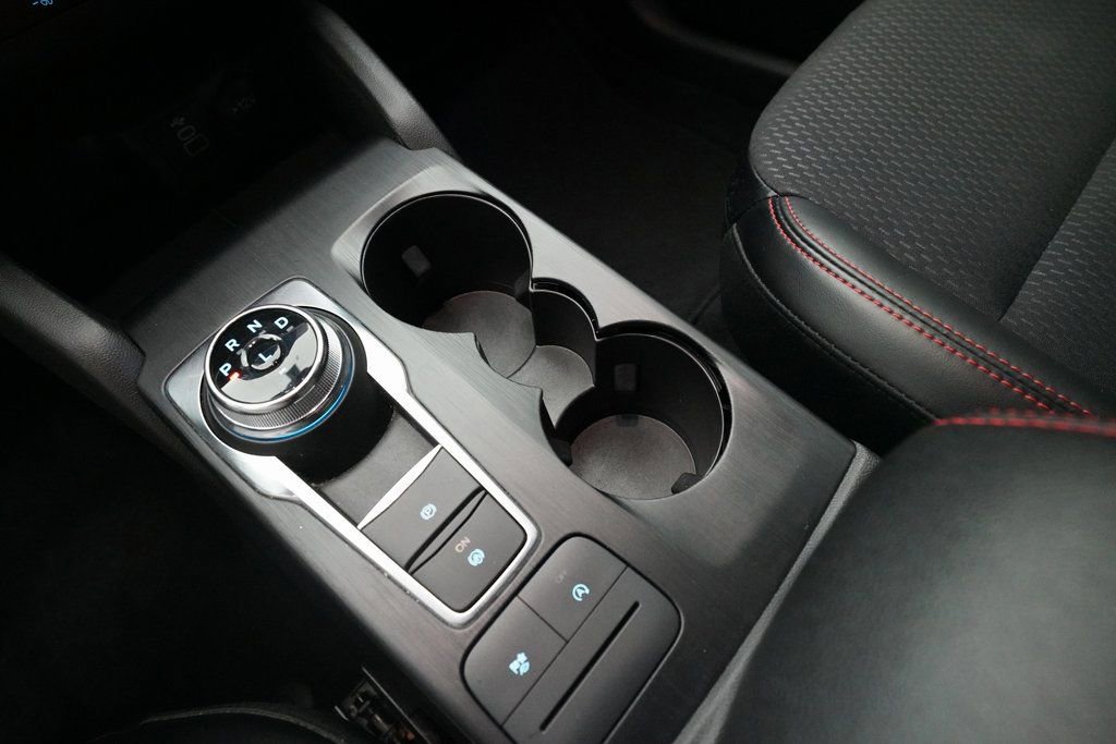 Used 2025 Ford Escape ST-Line image 16