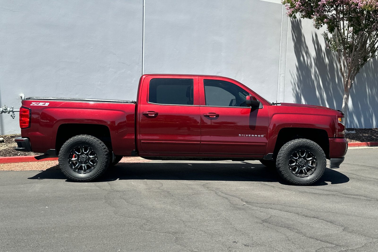 Used 2016 Chevrolet Silverado 1500 LT w/ All Star Edition AWD/4WD image 3