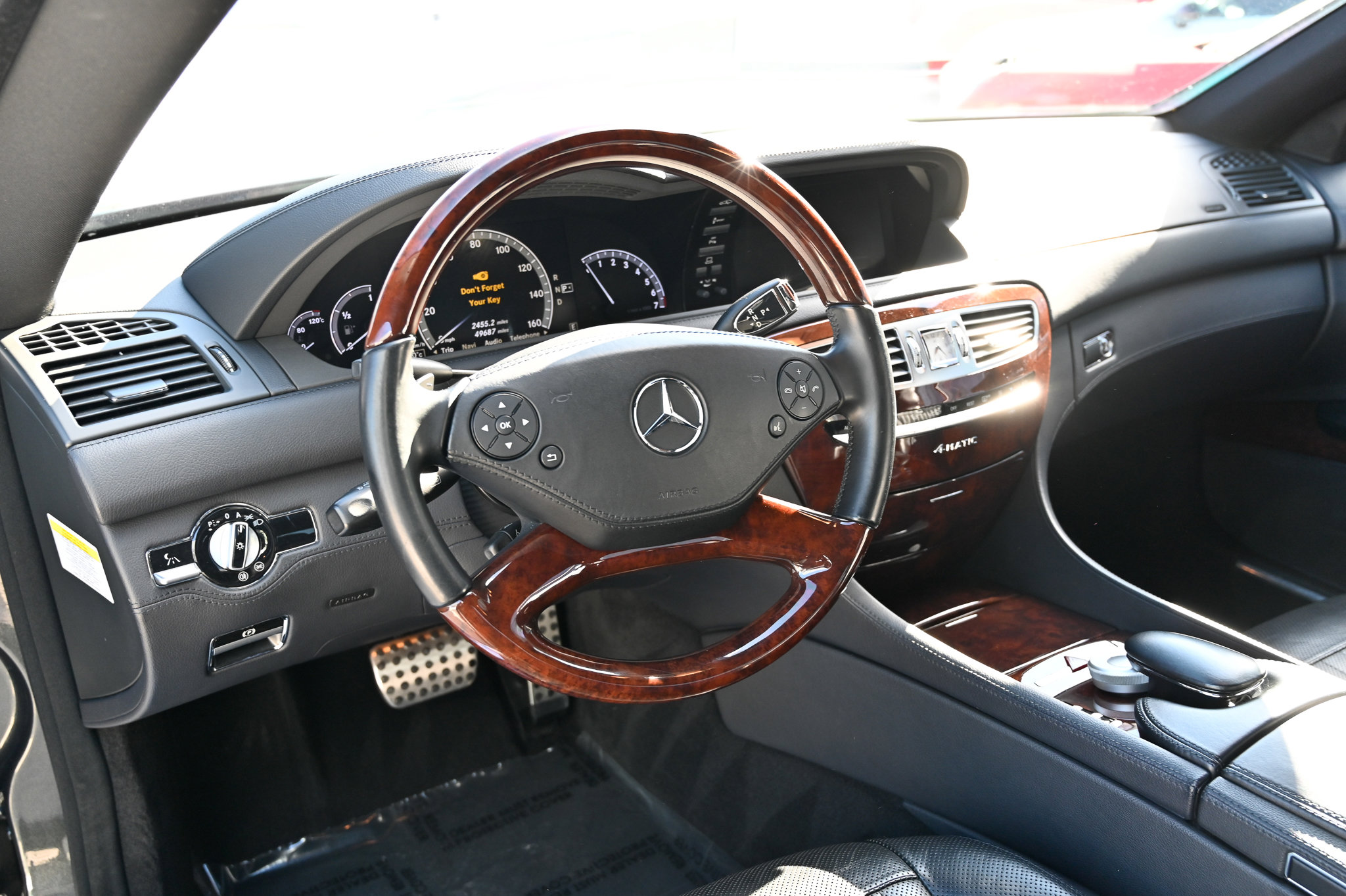 Used 2013 Mercedes-Benz CL 550 4MATIC image 16