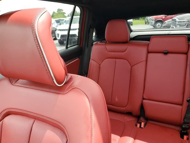Used 2024 Jeep Wagoneer Launch Edition AWD/4WD image 14
