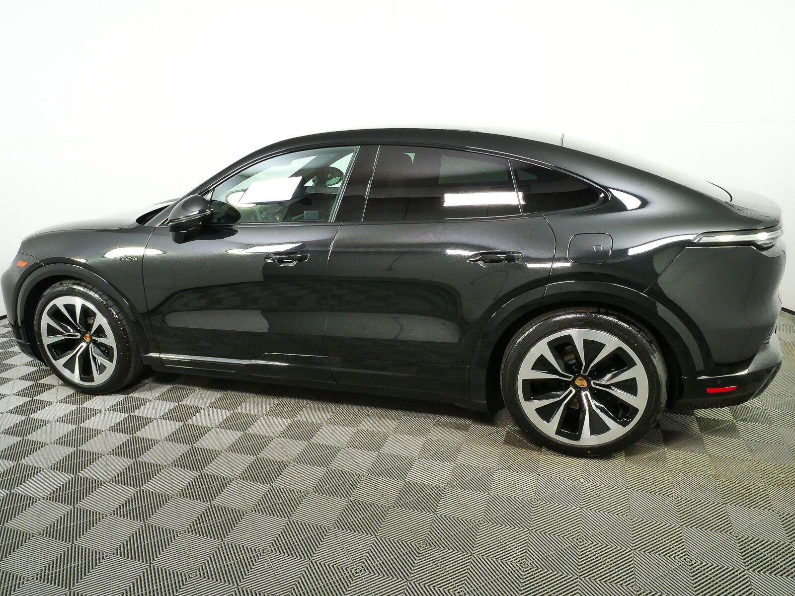 New 2026 Porsche Cayenne S AWD/4WD image 2