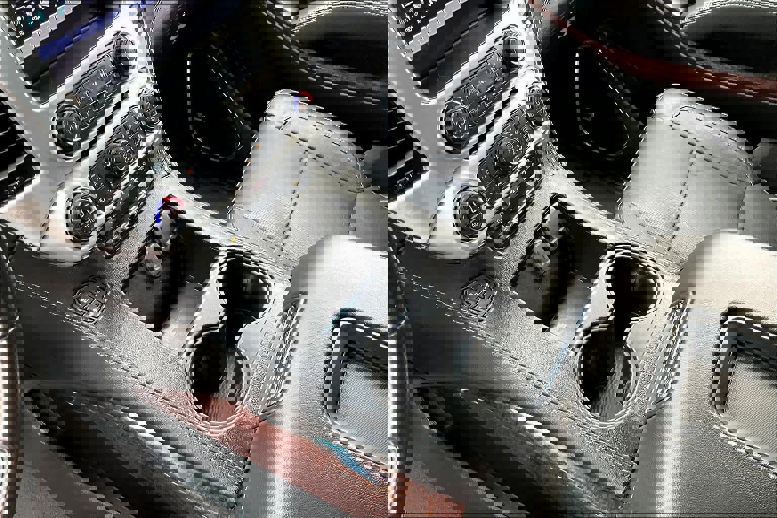 Used 2020 GMC Yukon SLT image 16