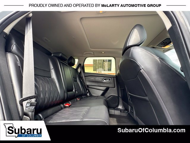 Used 2024 Nissan Rogue Platinum AWD/4WD image 17